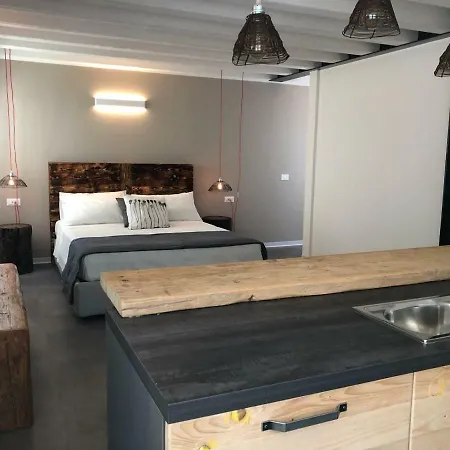 Πανσιόν Kibo Urban Adults Only *