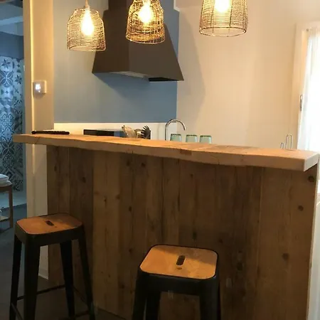 Πανσιόν Kibo Urban Adults Only *